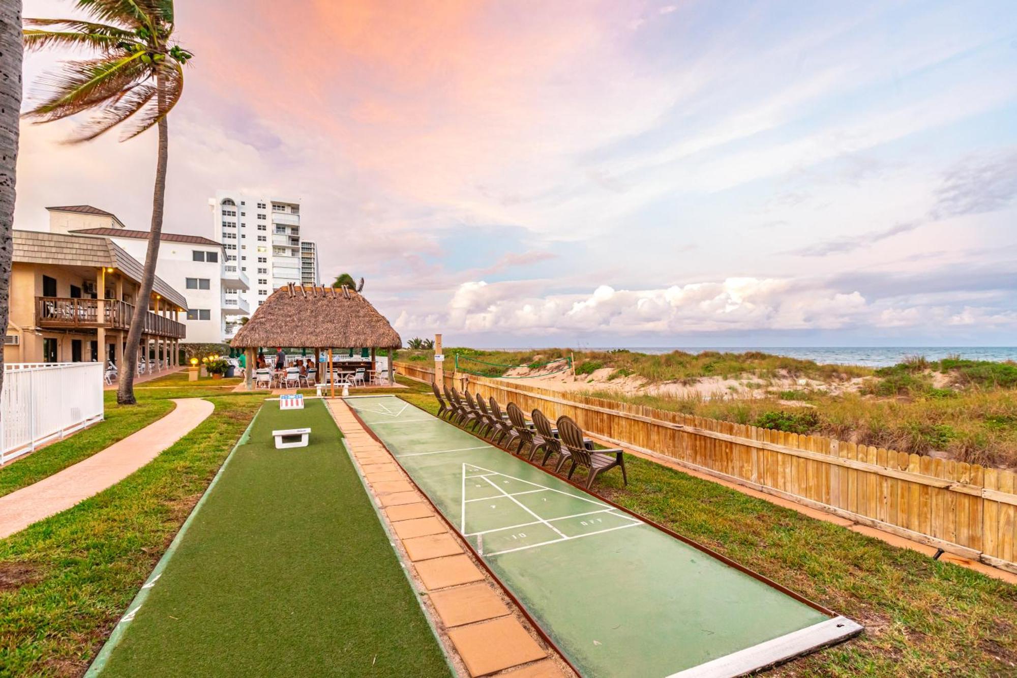 Emerald Seas Deerfield Beach Club Exterior photo