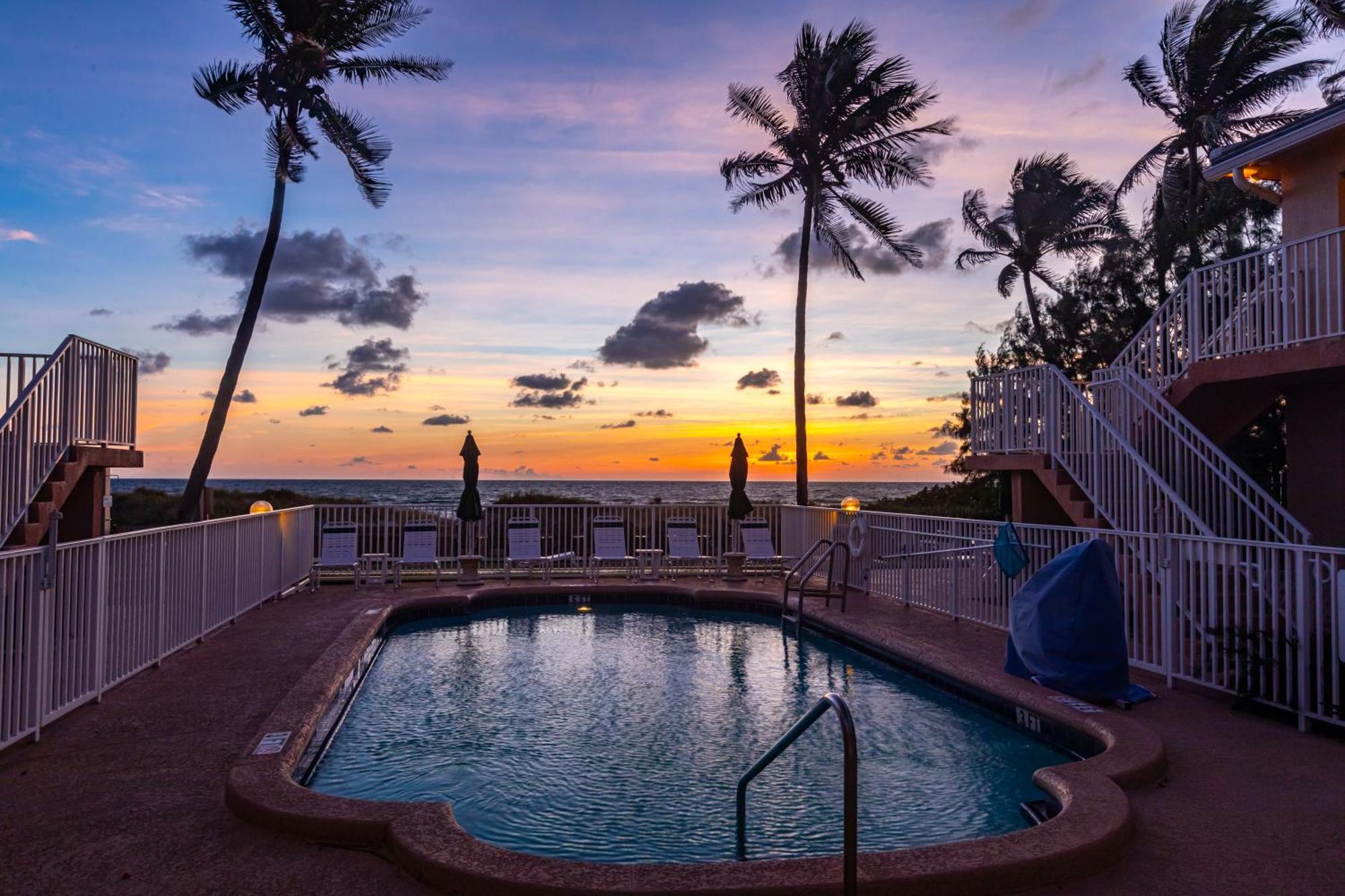 Emerald Seas Deerfield Beach Club Exterior photo