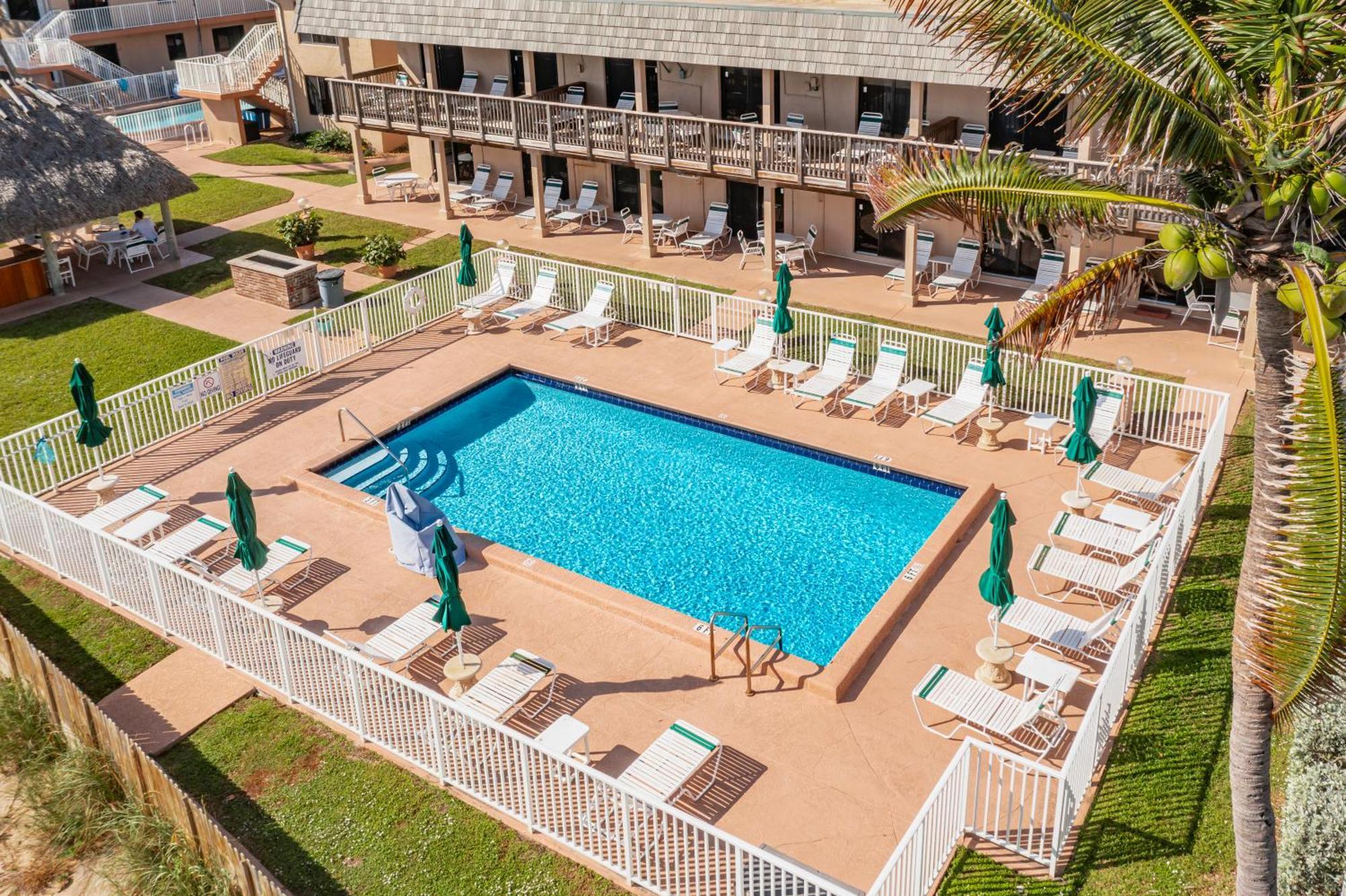 Emerald Seas Deerfield Beach Club Exterior photo